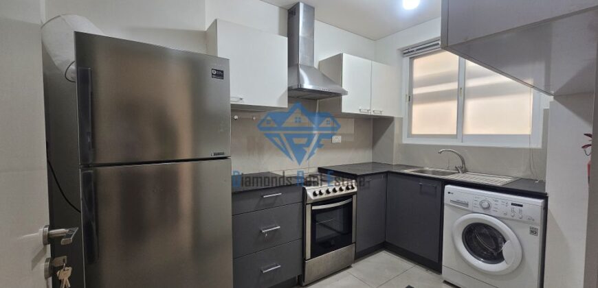 شقة جميلة للبيع في العذيبة 2غرف نوم