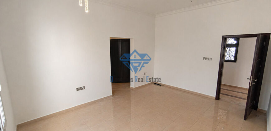 🏡 For Rent – Spacious 7+2 Bedroom Villa in Al-Ansab
