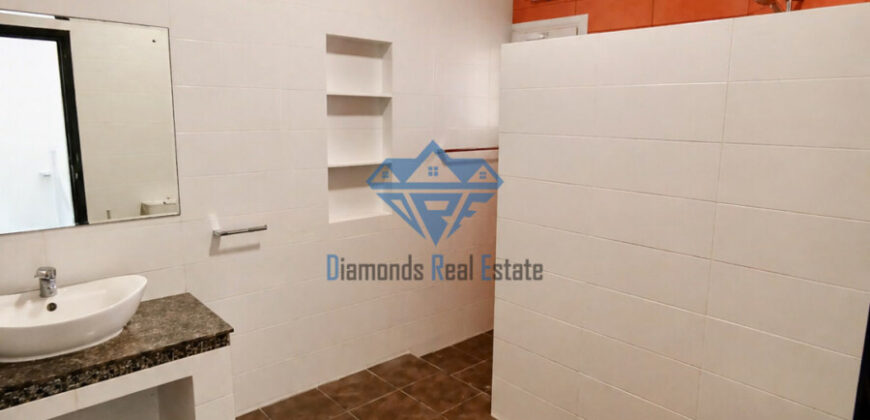 🏡 For Rent – Spacious 7+2 Bedroom Villa in Al-Ansab