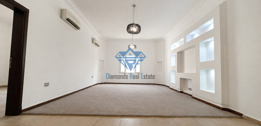 🏡 For Rent – Spacious 7+2 Bedroom Villa in Al-Ansab