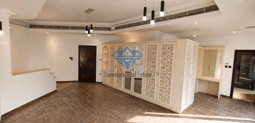 🏡 For Rent – Spacious 7+2 Bedroom Villa in Al-Ansab