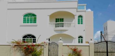  4Bedroom + Maidroom Villa for Rent in Azaiba 18 nov street 