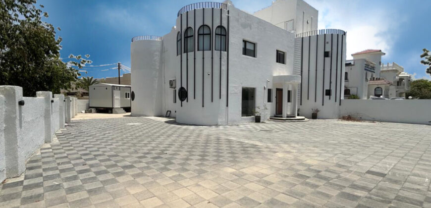 Spacious Commercial Villa for Rent in Madinat Qaboos