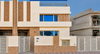 Spacious 8-Bedroom Twin Villa for Rent in Al Mawaleh