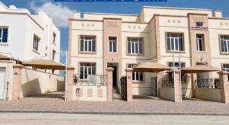  6BR Residential & Commercial Villa for Rent in Azaiba
