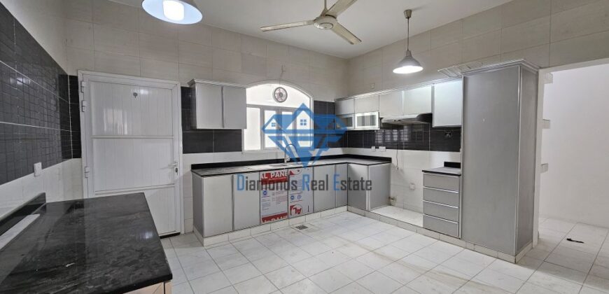Beautiful 4-Bedroom+Maidroom Twin Villa for Rent in Mawaleh North