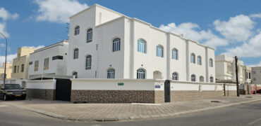 Beautiful 4-Bedroom+Maidroom Twin Villa for Rent in Mawaleh North