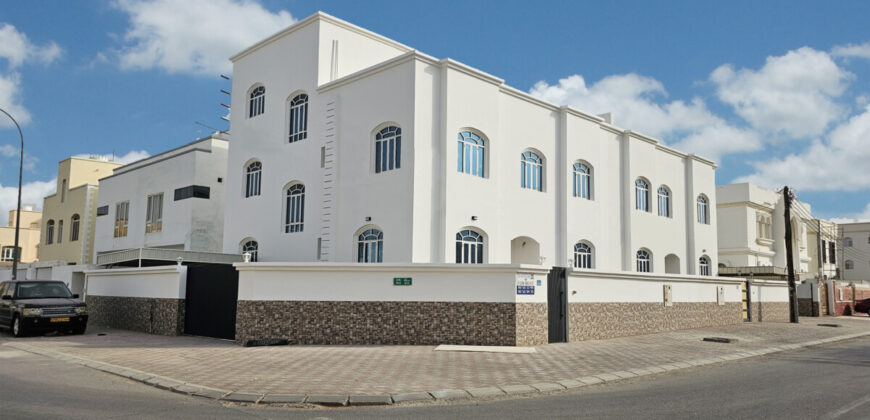 Beautiful 4-Bedroom+Maidroom Twin Villa for Rent in Mawaleh North