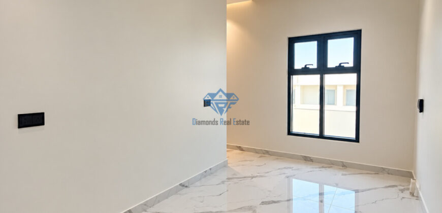 للبيع بالخوض – فيلا جديدة بمسبح خاص | تصميم عصري ومساحات عائلية مميزة